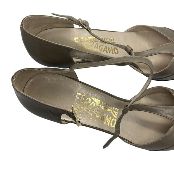 Vtg Salvatore Ferragamo Women Taupe Leather T-Strap Heels Size 8.5 AAAA - Picture 2 of 9
